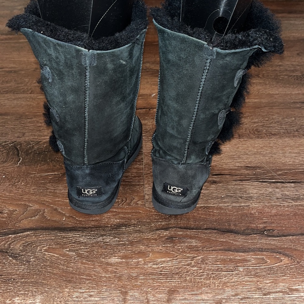 Ugg Bailey Button 3 Button Black Boots Euc Size 7 - image 4